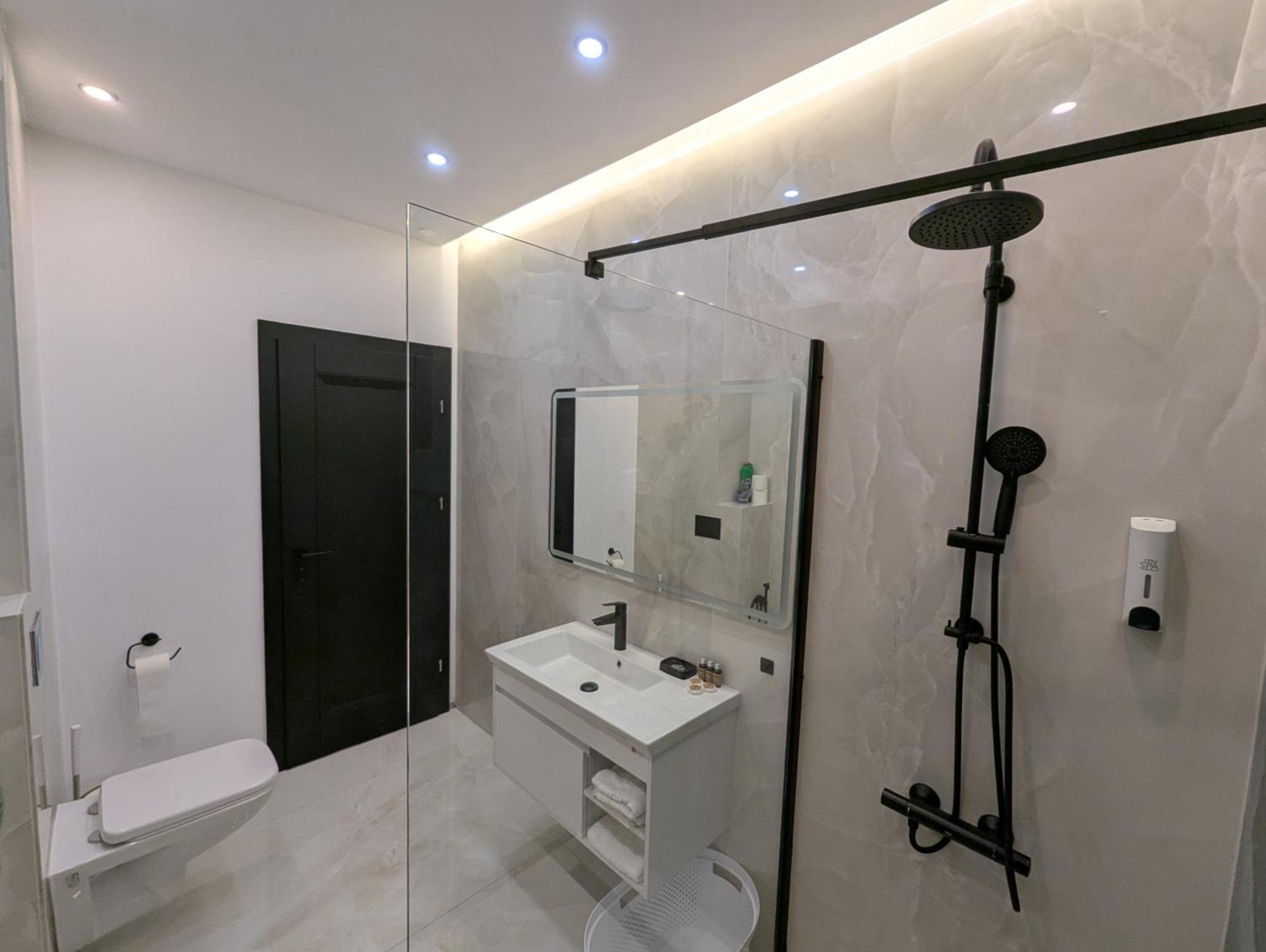 Zenith Dm Otopeni Airport & Therme Екстериор снимка